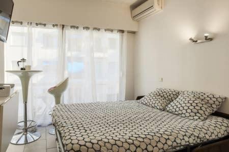 Studio Carre D'Or Situe A 50 M De La Plage Aparthotel Nisa Exterior foto